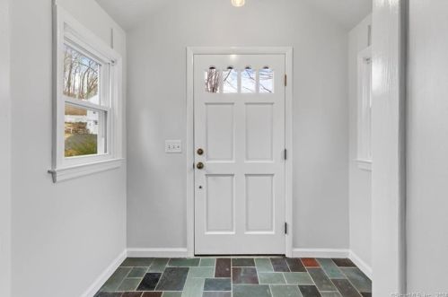 41 Ponus Ave, Norwalk, CT 06850-1912