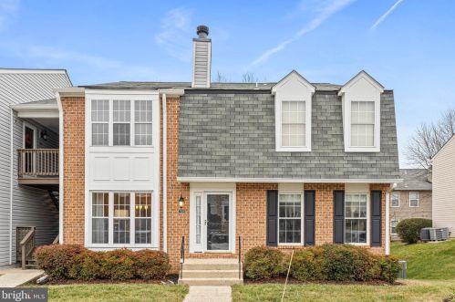7826 Harrowgate Cir, Springfield, VA 22152-3813