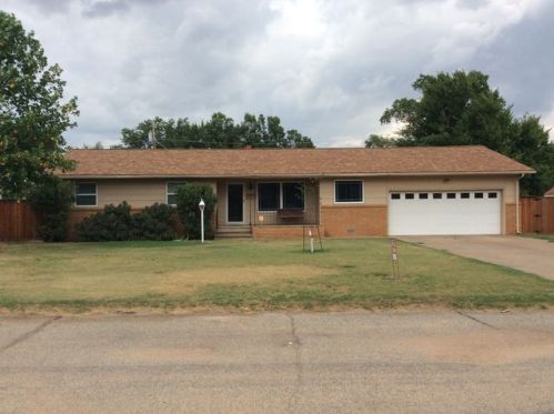 1008 Center St, Capron, OK 73717-2114