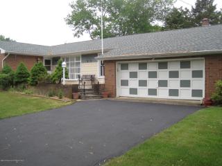 1130 Lakewood Rd, Wall Township, NJ 08736-1624