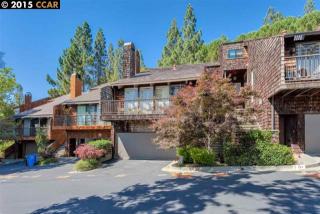 136 Ravenhill Rd, Orinda, CA 94563-2702