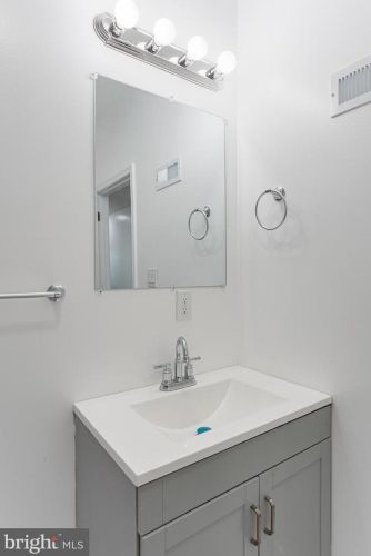 1149 61 St, Philadelphia PA 19142-3402 exterior