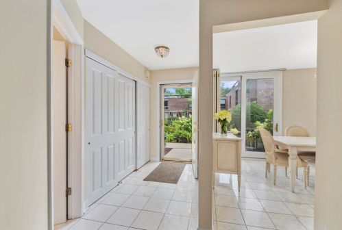 1 Birch Tree Ct, Elmhurst, IL 60126-5220