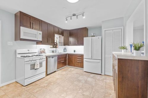 1000 Alegria Rd, Austin TX  78757-3404 exterior