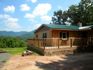 837 Christopher Ln, Lambsburg, VA