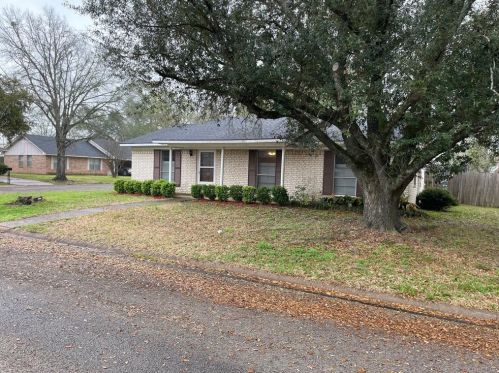 107 Village Way, Mapleton, TX 75835-2301