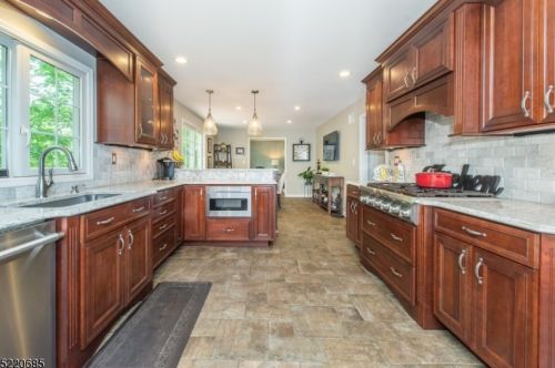 17 Forrest Rd, Dover NJ  07869-4311 exterior