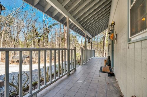 410 Silver Fox Trl, Cleveland, GA 30528-2683