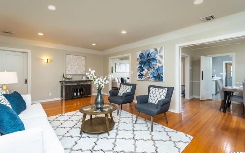 1357 Moncado Dr, Glendale CA  91207-1831 exterior