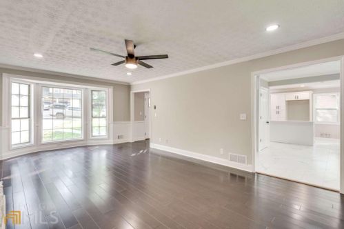 5068 Cold Springs Dr, Lilburn GA  30047-3776 exterior