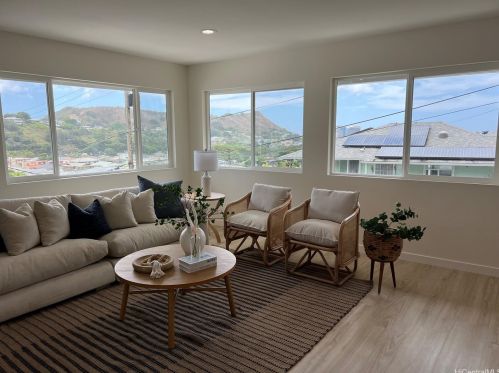 2485 Booth Rd, Honolulu HI  96813-1369 exterior