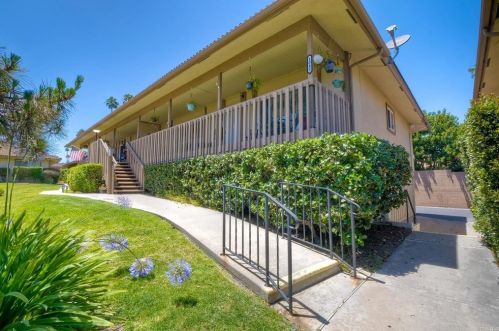 1042 San Marino Dr, San Marcos, CA 92078-4724