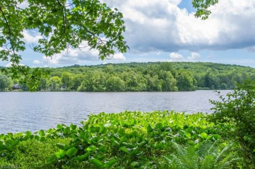 15 Ripplewood Dr, Dover NJ  07869-3818 exterior