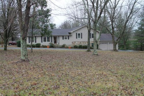 670 Galen Rd, Lafayette, TN 37083-1444