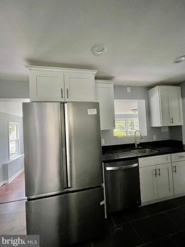 120 Brookside Ave, Trenton NJ  08638-3606 exterior