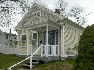 15 Broad St, Coventry, RI 02816-7803