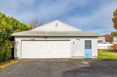 217 Oakland Ave, New Britain, CT 06053-2338