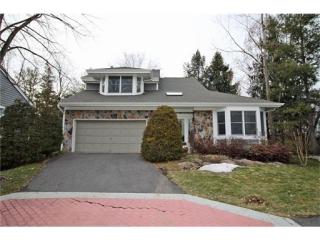55 Primrose Cir, Princeton NJ  08540-9418 exterior
