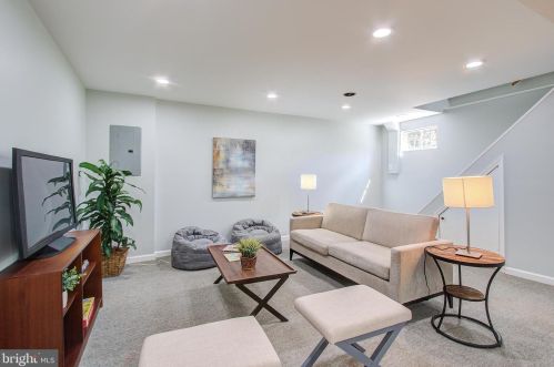 24 Pine Ave, Silver Spring MD 20912-4677 exterior