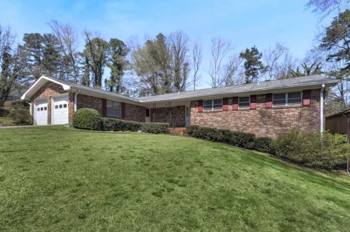 5460 Ledford Dr, Austell, GA 30106-2938