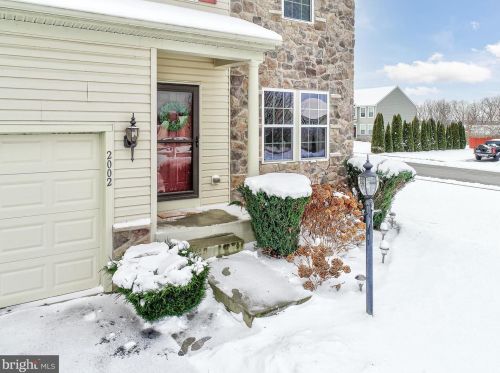 2002 Marian Way, York, PA 17408-9433
