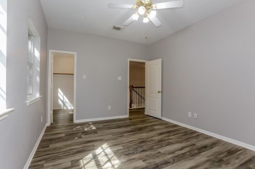 2207 Stoneycreek Park Ct, Conroe TX  77385 exterior