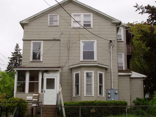 68 Perry Ave, Huntington, CT 06484-3116