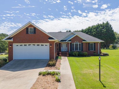 306 Lake Pointe Rd, Hartwell, GA 30643-7119