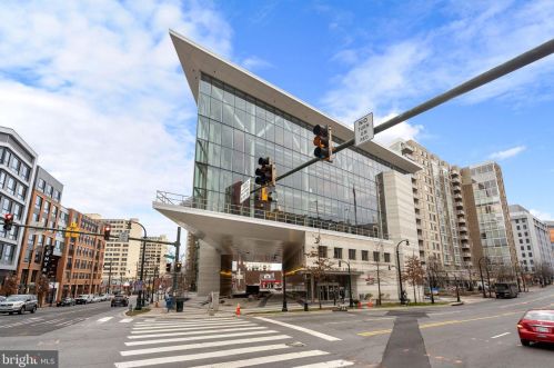 1118 Dl Dr, Silver Spring MD 20910-1601 exterior