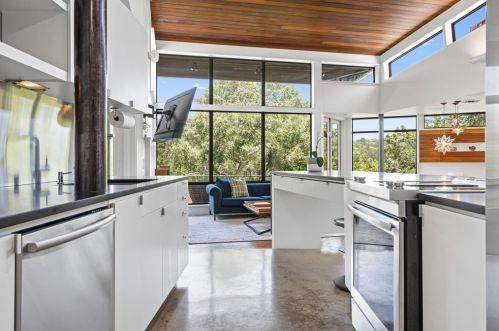 1101 Cyn Edge Dr, Austin TX  78733-2005 exterior