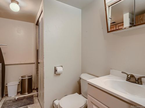 5321 Pagosa Way, Aurora CO 80015-2452 exterior