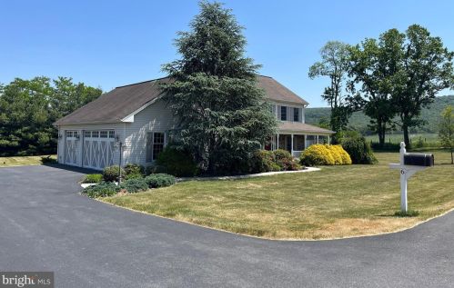 6 Morgan Dr, Carlisle, PA 17015-7914