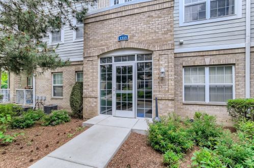 1315 Lake St, Addison, IL 60101-1105