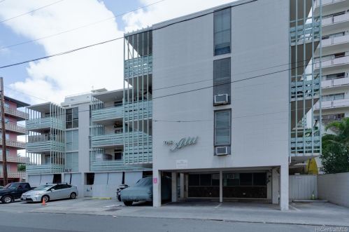 135 Uluniu Ave, Honolulu HI  96815-3264 exterior