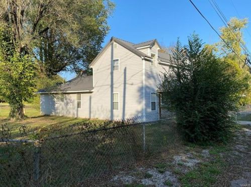2405 Reese St, Bonne Terre, MO 63628-3407