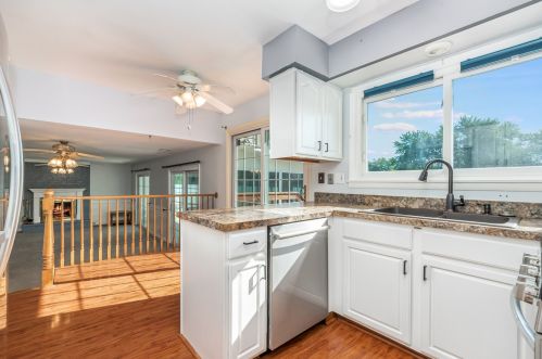 318 Stafford Way, Lemont IL  60440-2128 exterior