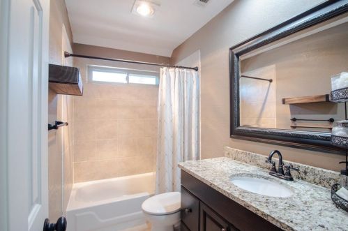 210 Wellington Rd, Irving TX 75063-7201 exterior