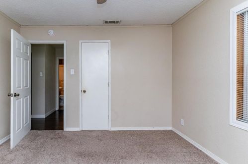 1210 Gilpin Ave, Dallas TX  75211-6019 exterior