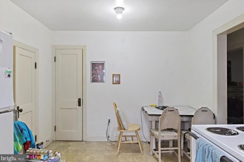 216 Carlisle St, Hanover PA 17331-2448 exterior