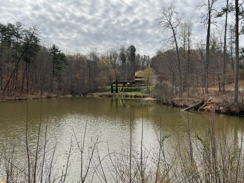 79 Thrasher Dr, Toccoa, GA 30577-7392