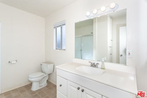 919 Acacia Ave, Glendale CA  91205-3027 exterior