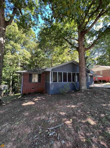 1322 Sanders Dr, Morrow, GA 30260-3755