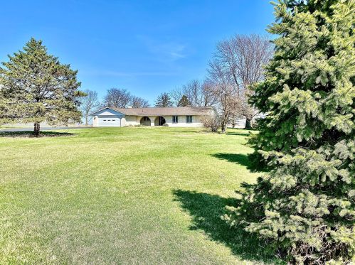 2956 13th Rd, Ottawa, IL 61350-9762