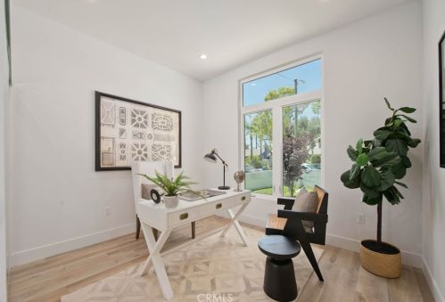 926 Valley St, Burbank CA  91505-2738 exterior