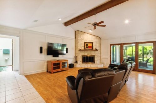 11602 Chelsea Moor Cv, Austin TX  78759-3772 exterior