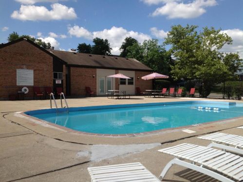 4806 Chalet Dr, Cincinnati OH  45217-1447 exterior