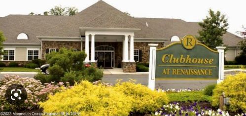 6 Candleway Ct, Lakehurst, NJ 08759-6056