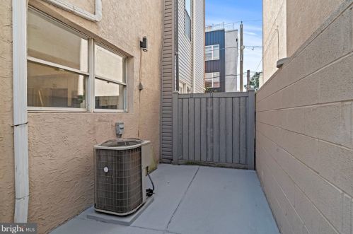 1512 4 St, Philadelphia PA 19147-6531 exterior