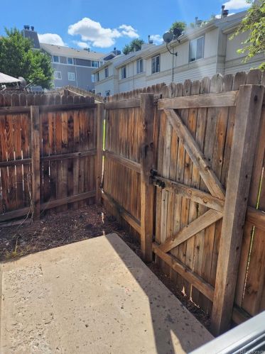 17648 Loyola Dr, Aurora CO  80013-3127 exterior