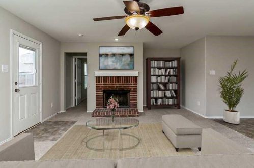 5621 Talons Crest Cir, Fort Worth, TX 76179-7214